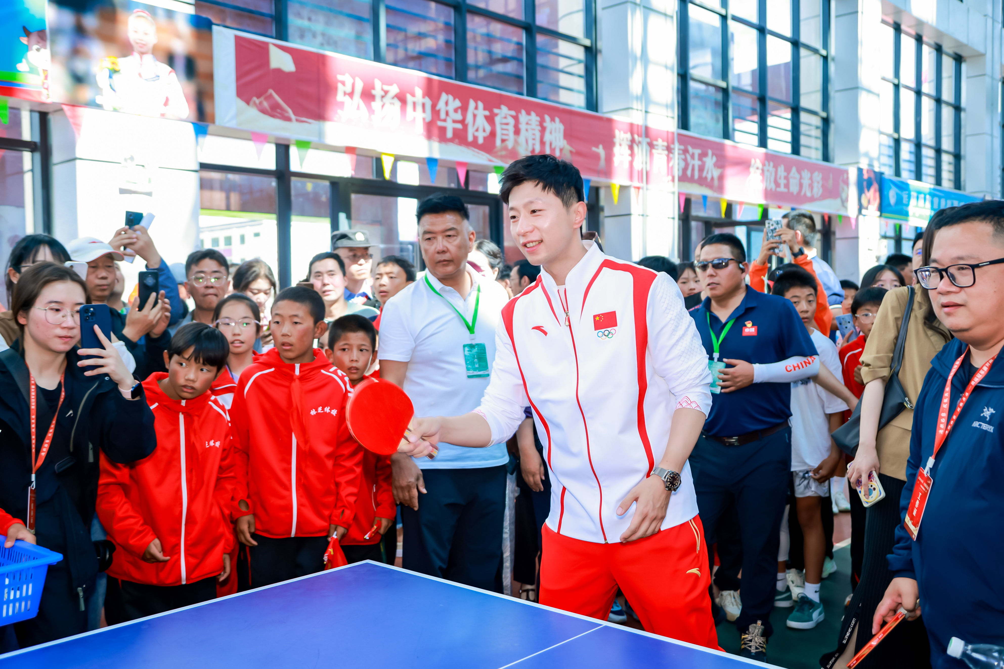 奥地利乒乓球队鏖战日本乒乓球队,马龙送出助攻的简单介绍 奥地利乒乓球队鏖战日本乒乓球队,马龙送出助攻的简单介绍