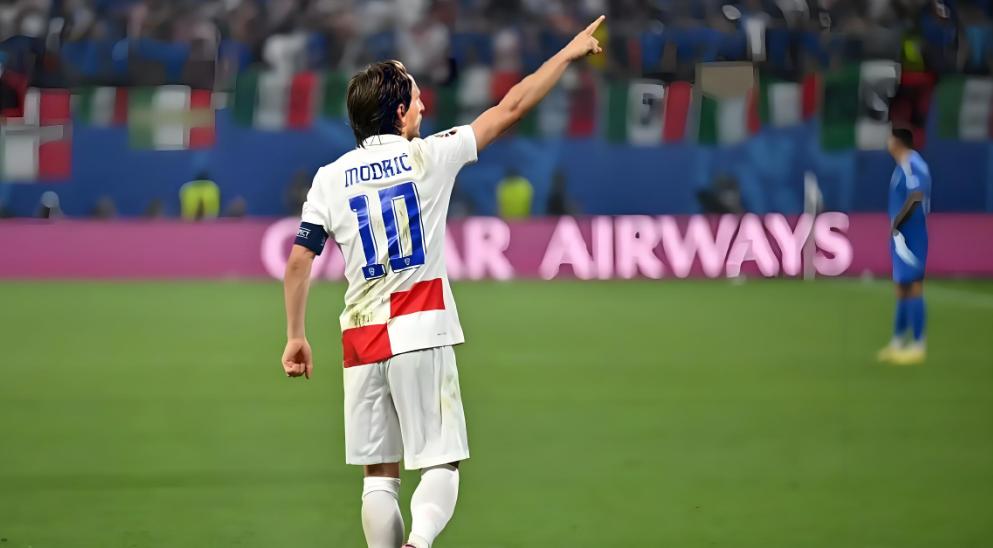 切尔西横扫巴黎,莫德里奇送出助攻 切尔西横扫巴黎,莫德里奇送出助攻