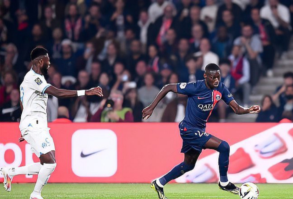 关于巴黎圣日耳曼主力前锋备战比赛，意欲进球为荣的信息