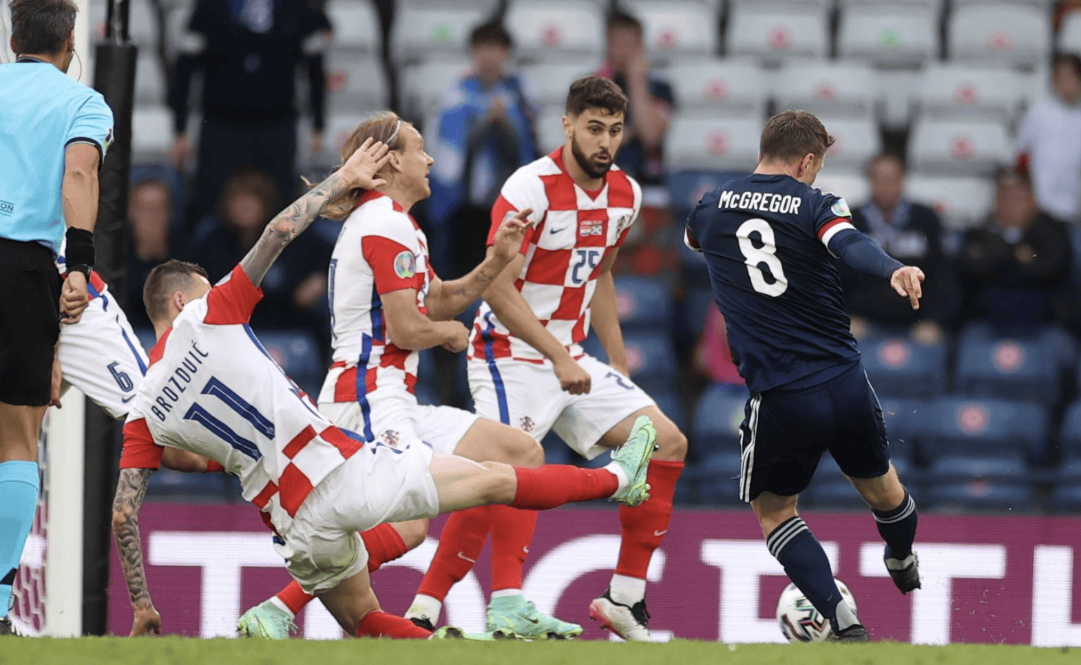 关于丹麦客场遭德国逼平，比赛无可分胜负的信息