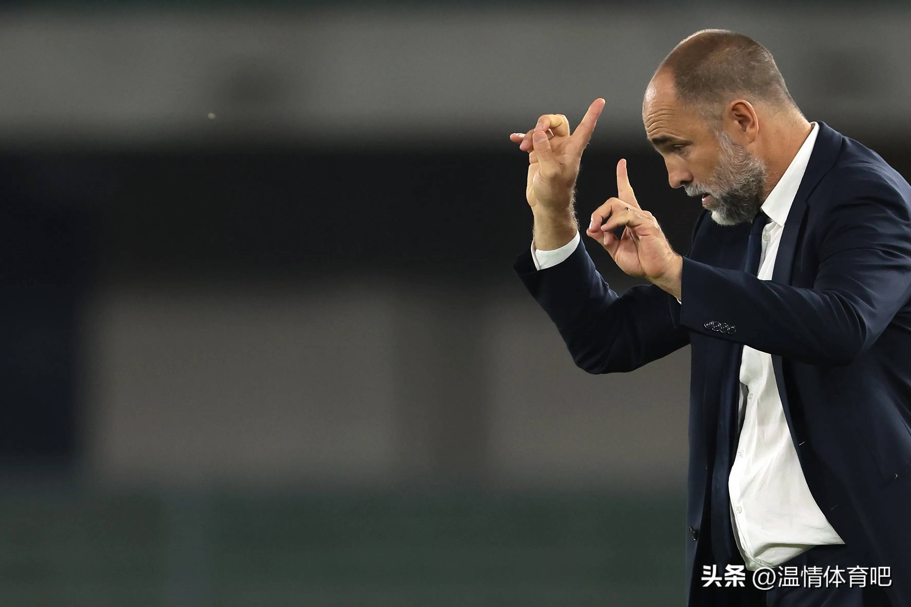 包含佛罗伦萨主场大胜帕尔马，提升士气的词条