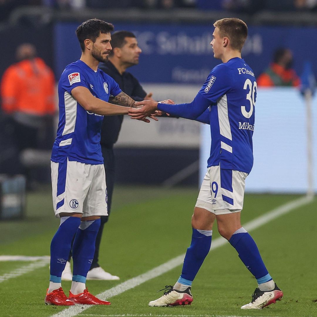 沙尔克遭遇挫败,陷入连败困境 沙尔克遭遇挫败,陷入连败困境