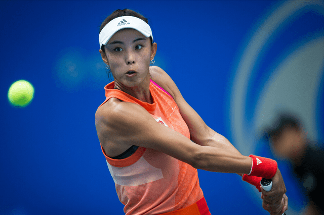 包含意大利女足高歌猛进，成功晋级八强的词条