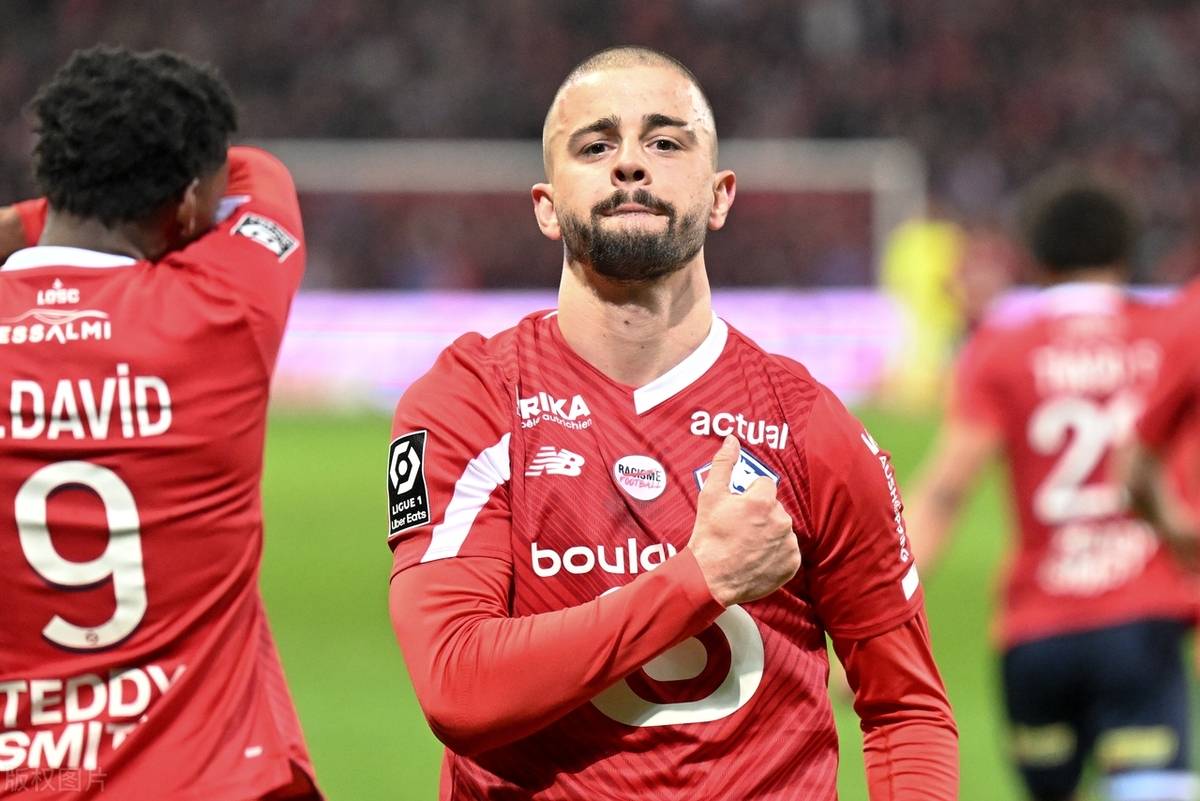 里尔球员在法国联赛中实现个人突破