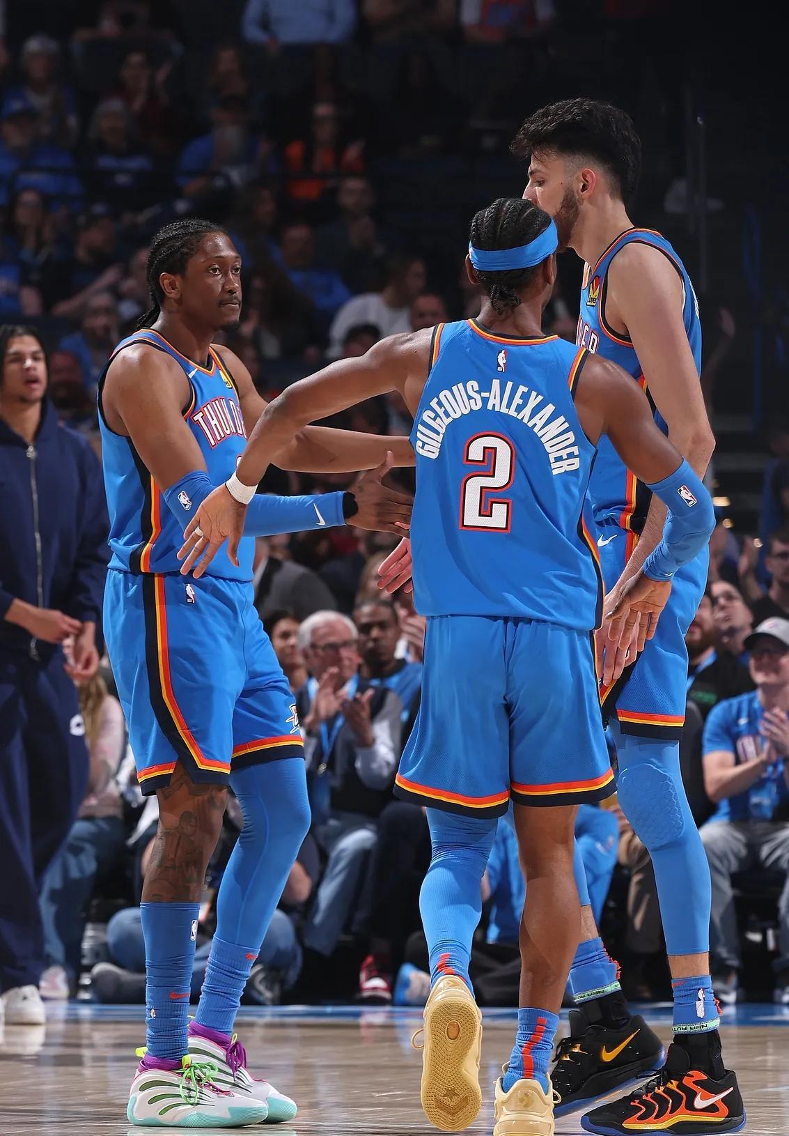 国王绝杀吉林队,恩比德统治全场 国王绝杀吉林队,恩比德统治全场