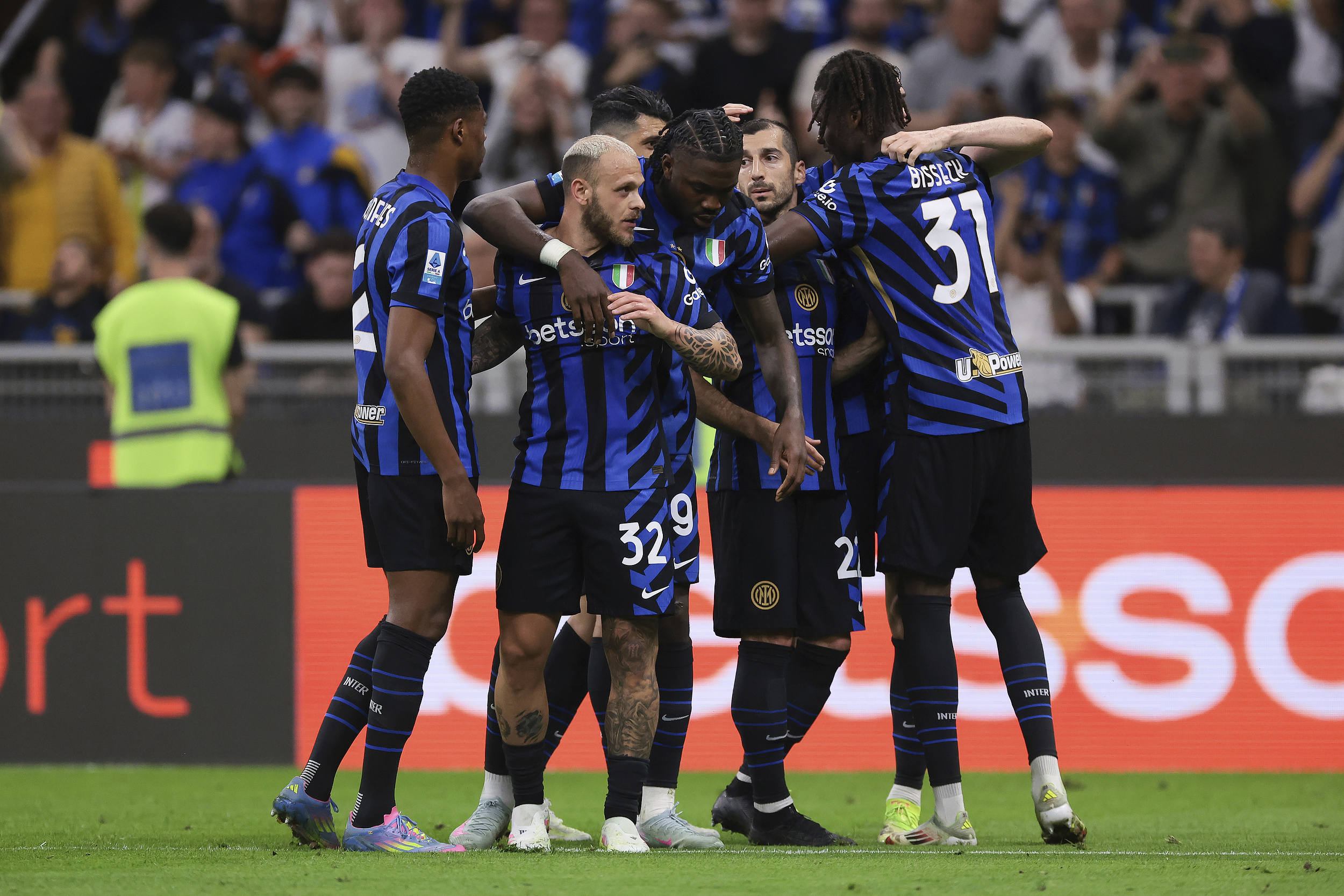 奥地利逆转国际米兰，萨内惊艳四座