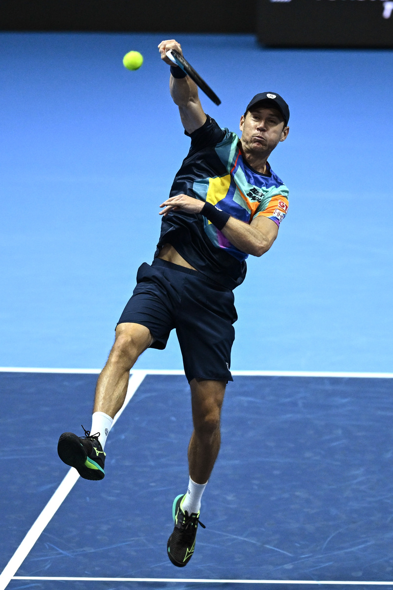 包含澳大利亚网球队力克西班牙网球队，克耶高斯统治全场的词条