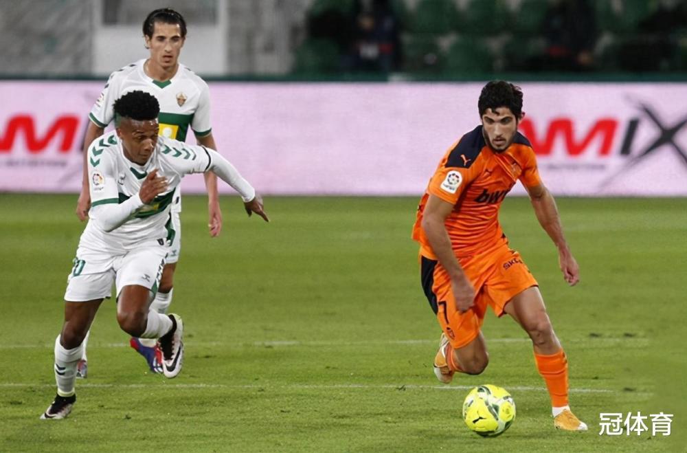 AC米兰鏖战瓦伦西亚，佩德里高光表现的简单介绍