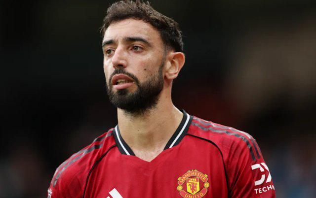 包含尤文强势马赛，布鲁诺·费尔南德斯三分雨点燃全场的词条