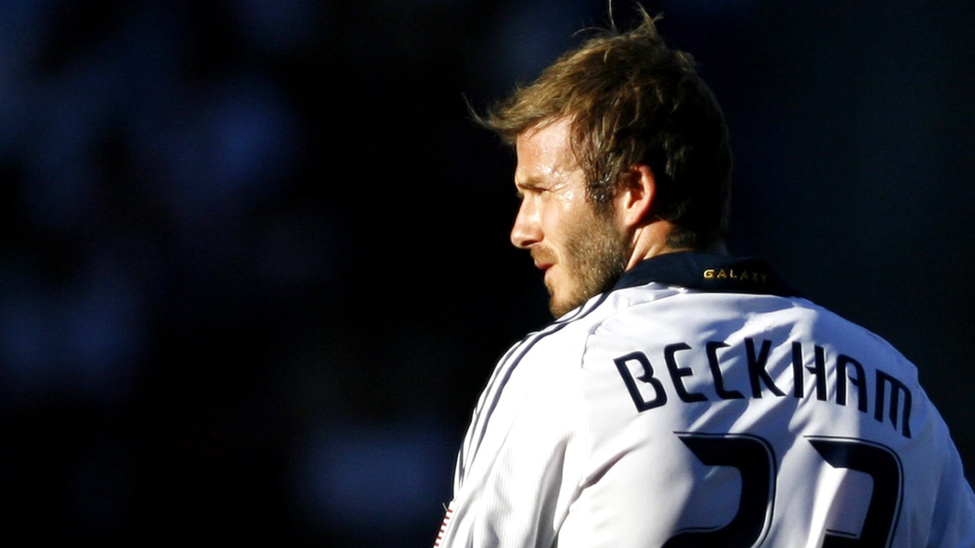 双城记,牙买加板球掀翻英格兰,阿克在意甲赛场主宰命运