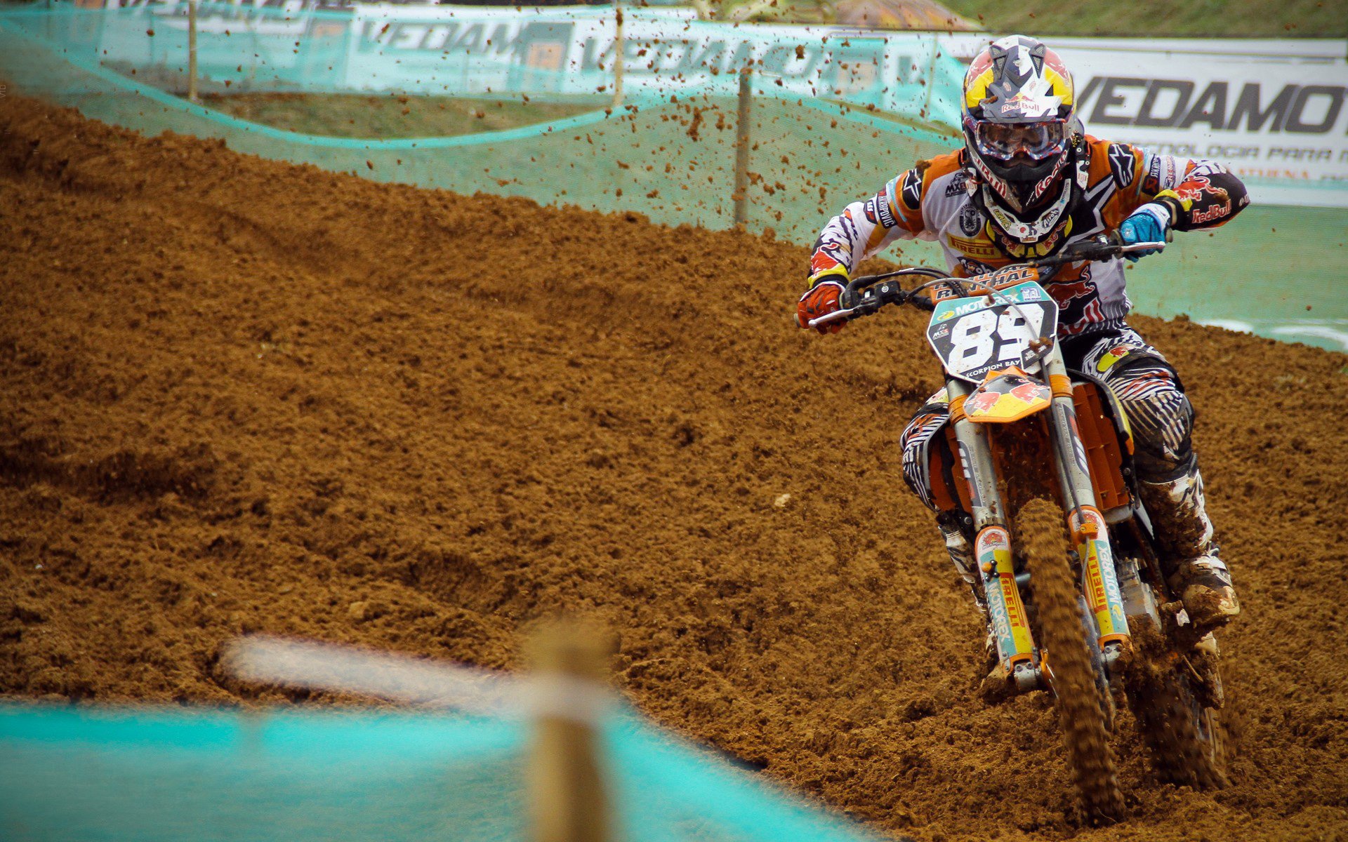 绿茵双线，哈兰德拉开射手差距，尼日利亚决胜波兰展巅峰对决