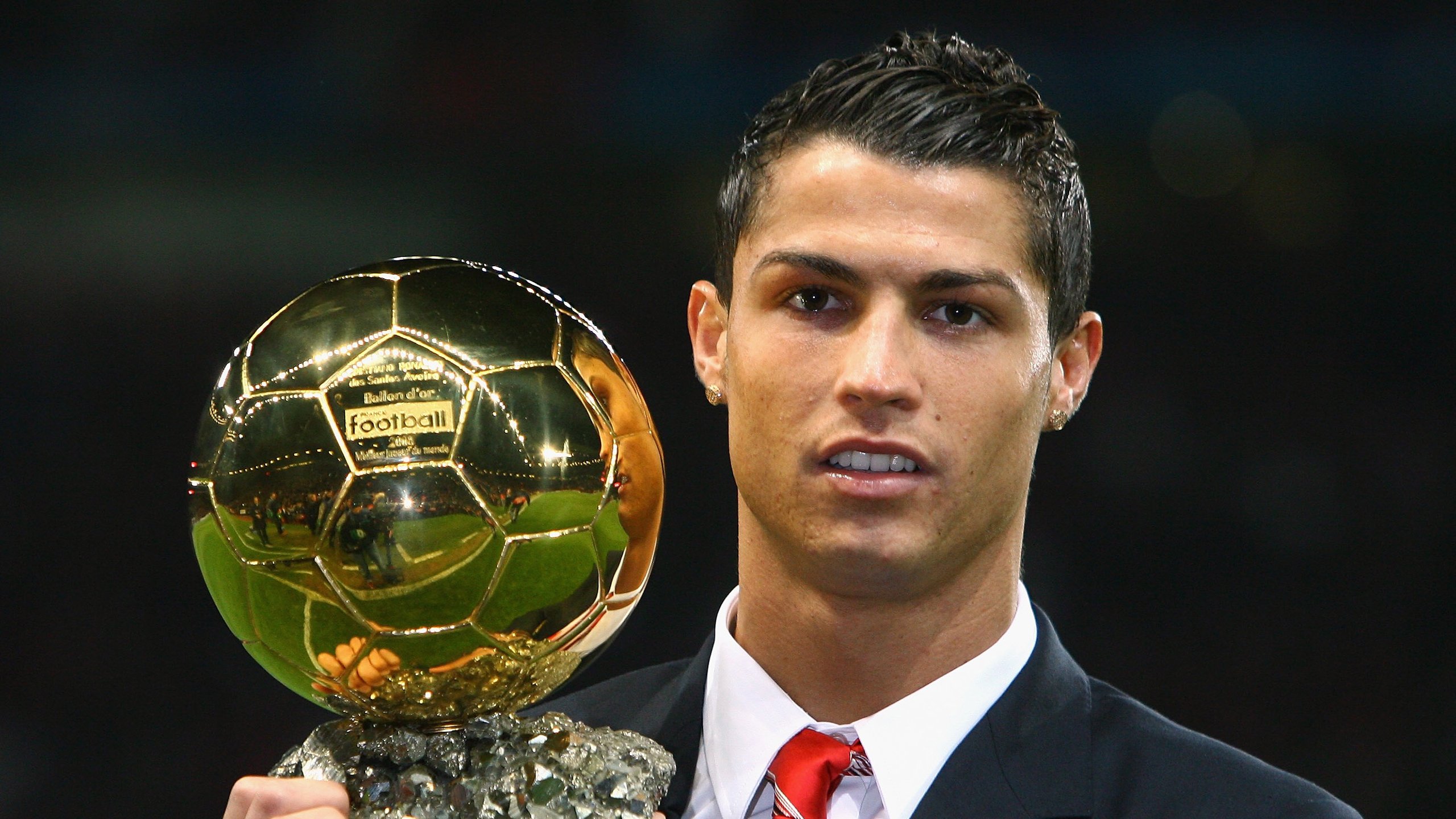 范戴克一锤定音，厄瓜多尔式奇迹在英超争冠战上演