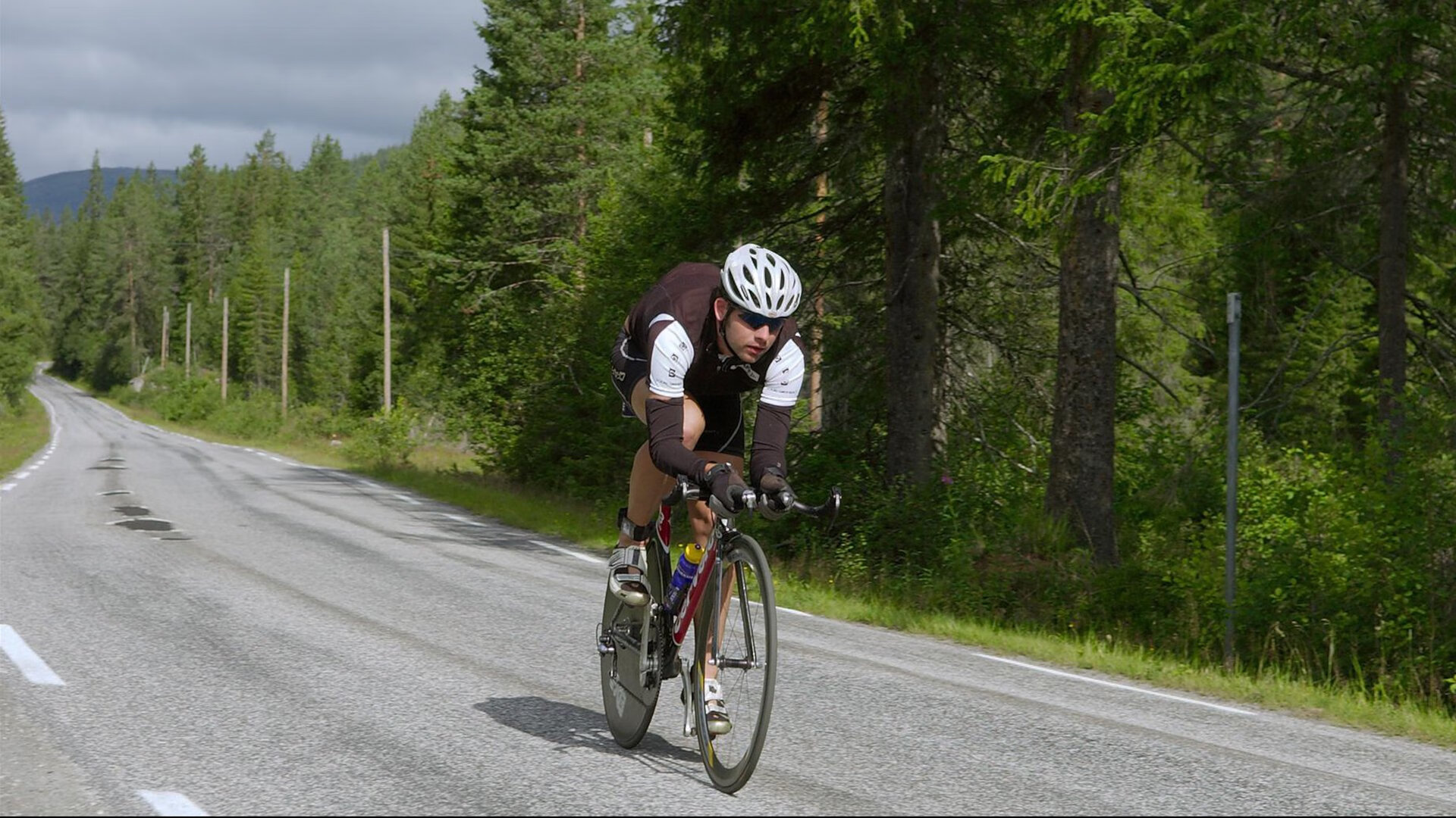 唯一性宣言，当瑞典黄蓝终结巴黎浪漫，穆勒在F1街道赛的绝对接管