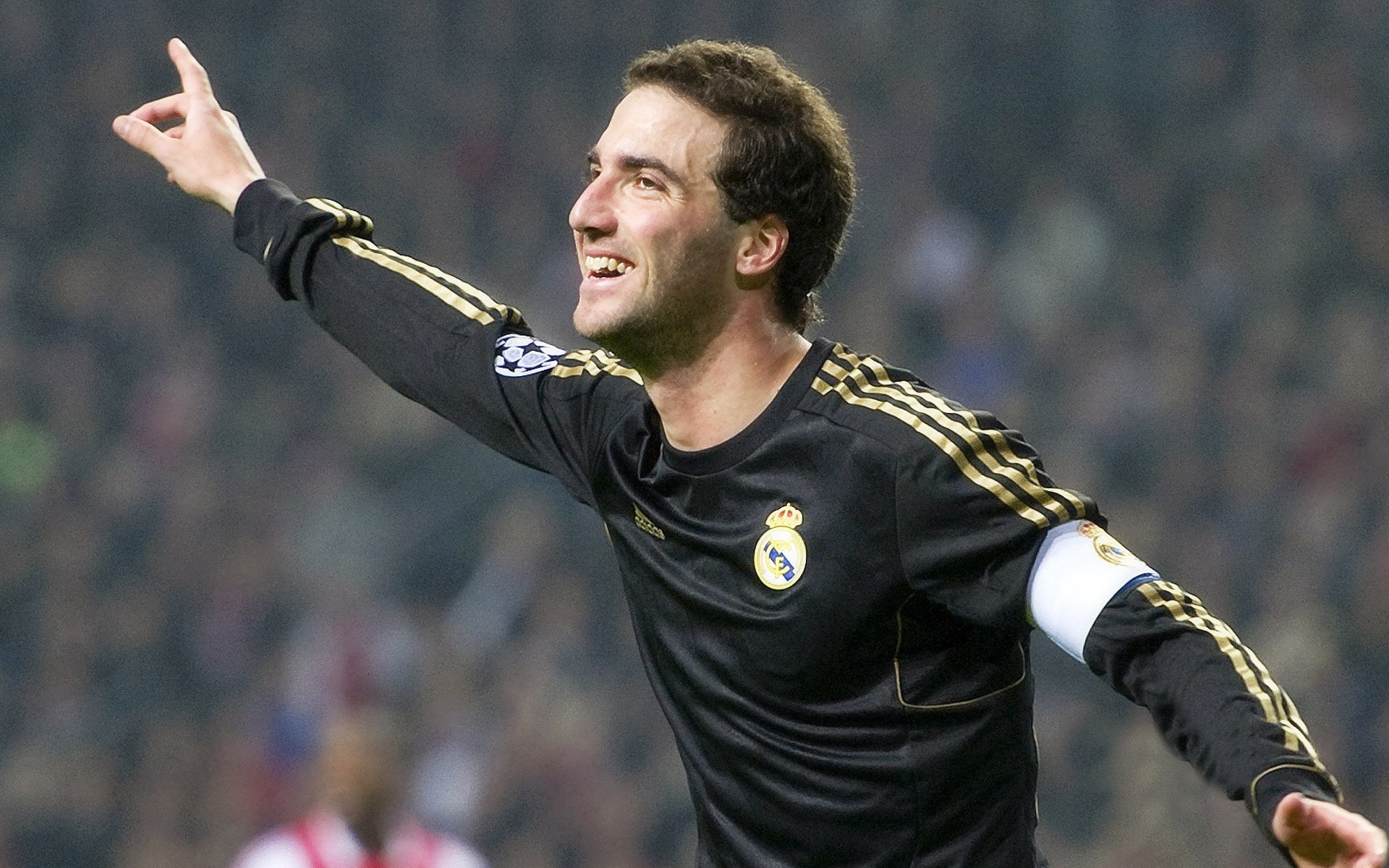 奥亚尔萨瓦尔一锤定音,哥伦比亚绝境翻盘演绎南美魔力