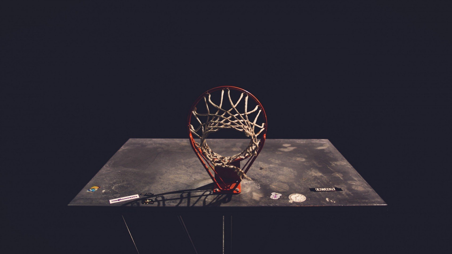 达拉斯的铁幕,洛杉矶的叹息,米切尔一帽封神,独行侠在NBA杯赛制下刺穿紫金宿命